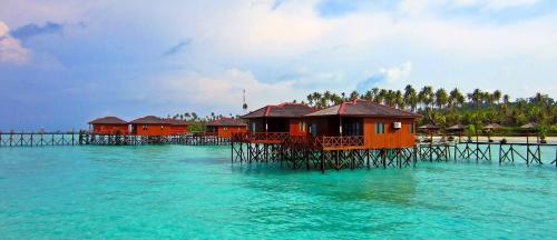 Menjelajah Pulau Derawan? Ini 5 Aktivitas Seru yang Bisa Lo Lakukan